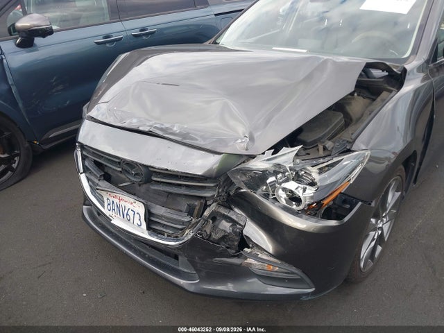 Mazda Mazda3 Touring 2018 3MZBN1V38JM174705 Image 12