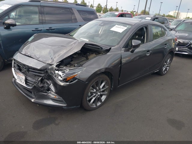 Mazda Mazda3 Touring 2018 3MZBN1V38JM174705 Image 2