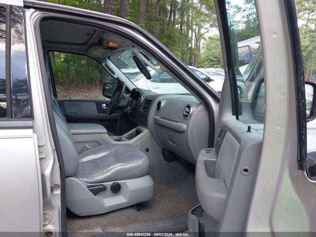 Продажа на аукционе авто 2005 Ford Expedition Xlt, vin: 1FMFU15515LB02725, номер лота: 46043259