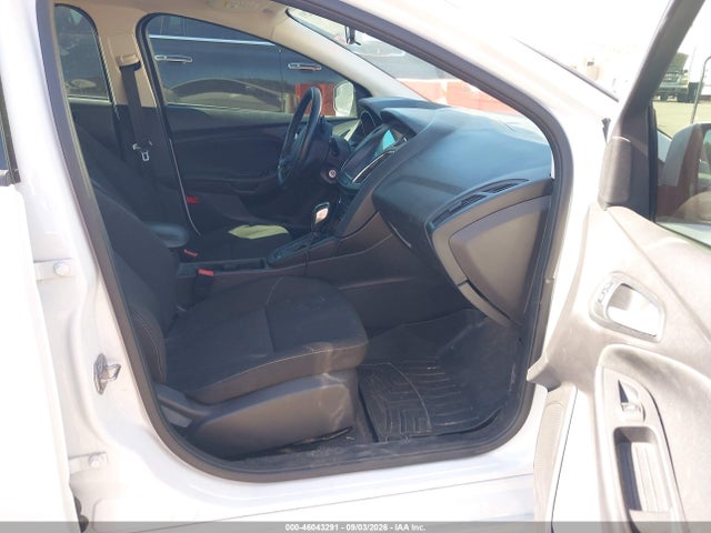 1FADP3K25FL230479 Ford FOCUS SE