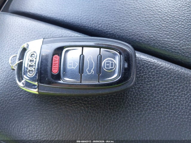 2015 Audi A8 3.0t მანქანა იყიდება აუქციონზე, vin: WAUJGAFD7FN012767, აუქციონის ნომერი: 46043312