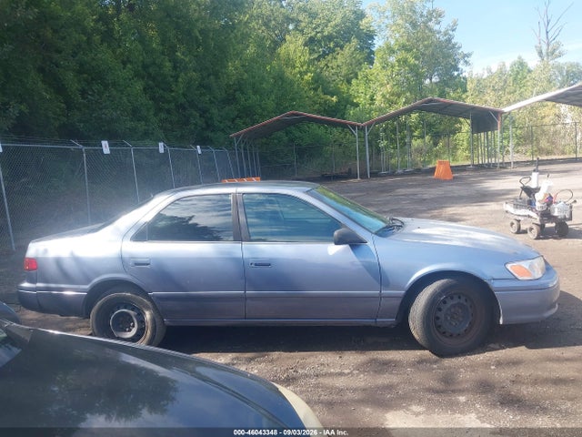 46043348 :رقم المزاد ، 4T1BG22K3YU644610 vin ، 2000 Toyota Camry Le مزاد بيع