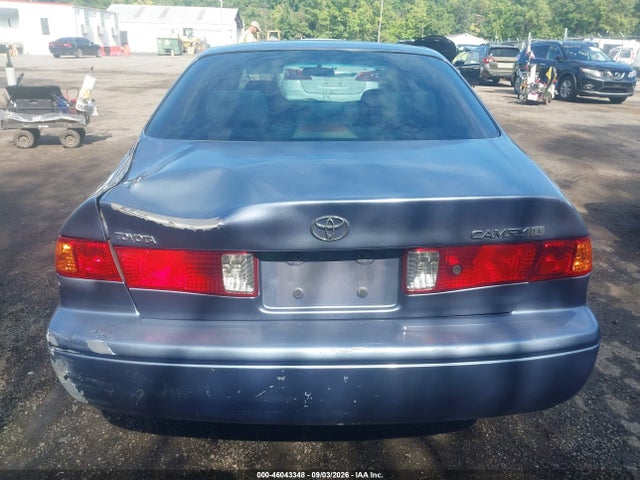 46043348 :رقم المزاد ، 4T1BG22K3YU644610 vin ، 2000 Toyota Camry Le مزاد بيع