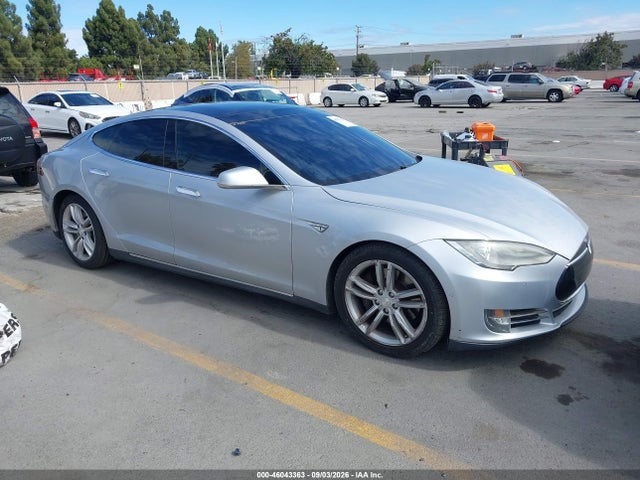 Продаж на аукціоні авто 2016 Tesla Model S 60d/70d/75d/85d/90d, vin: 5YJSA1E2XGF126352, номер лоту: 46043363