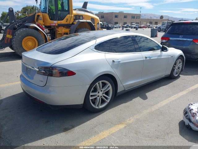 46043363 :رقم المزاد ، 5YJSA1E2XGF126352 vin ، 2016 Tesla Model S 60d/70d/75d/85d/90d مزاد بيع