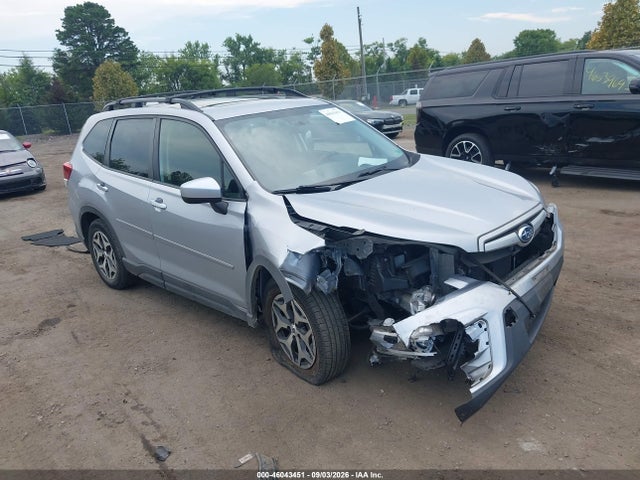 2021 Subaru Forester Premium მანქანა იყიდება აუქციონზე, vin: JF2SKAJC9MH505755, აუქციონის ნომერი: 46043451