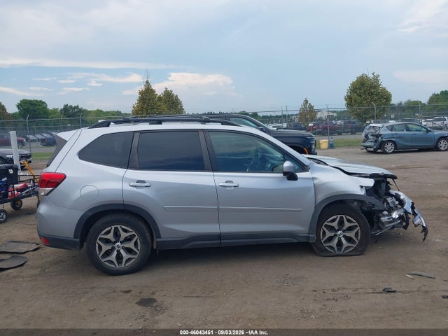 2021 Subaru Forester Premium მანქანა იყიდება აუქციონზე, vin: JF2SKAJC9MH505755, აუქციონის ნომერი: 46043451