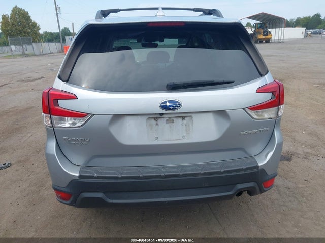 2021 Subaru Forester Premium მანქანა იყიდება აუქციონზე, vin: JF2SKAJC9MH505755, აუქციონის ნომერი: 46043451