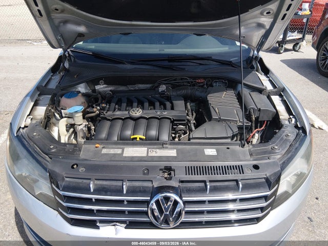 2013 Volkswagen Passat 3.6l V6 Se მანქანა იყიდება აუქციონზე, vin: 1VWBM7A33DC082404, აუქციონის ნომერი: 46043459