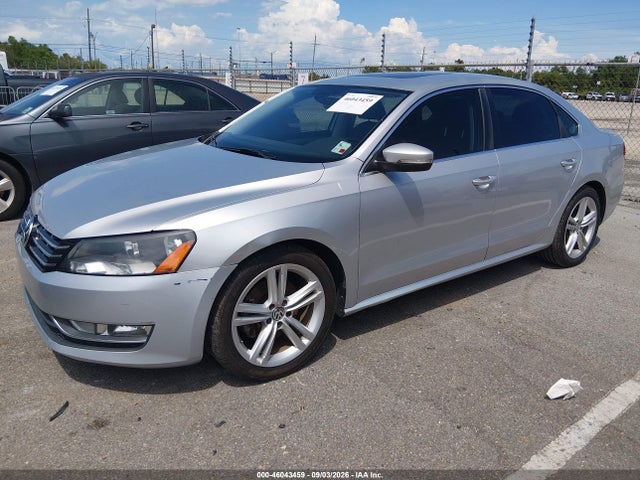 2013 Volkswagen Passat 3.6l V6 Se მანქანა იყიდება აუქციონზე, vin: 1VWBM7A33DC082404, აუქციონის ნომერი: 46043459