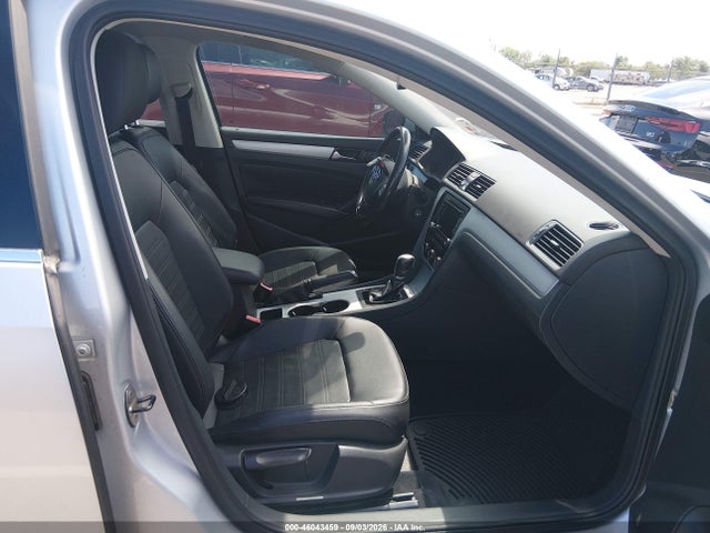 2013 Volkswagen Passat 3.6l V6 Se მანქანა იყიდება აუქციონზე, vin: 1VWBM7A33DC082404, აუქციონის ნომერი: 46043459