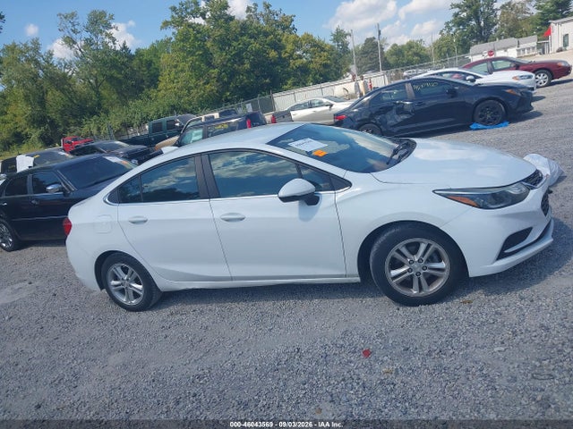 46043569 :رقم المزاد ، 1G1BE5SMXH7121072 vin ، 2017 Chevrolet Cruze Lt Auto مزاد بيع