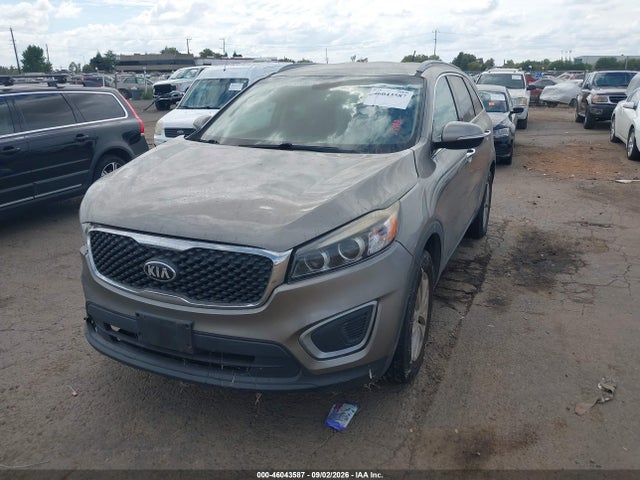KIA Sorento 2.4l Lx 2017 5XYPG4A3XHG190373 Image 2