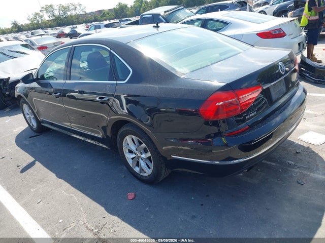 46043605 :رقم المزاد ، 1VWAT7A38GC008821 vin ، 2016 Volkswagen Passat 1.8t S مزاد بيع