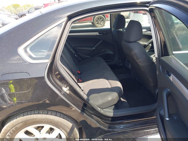 46043605 :رقم المزاد ، 1VWAT7A38GC008821 vin ، 2016 Volkswagen Passat 1.8t S مزاد بيع