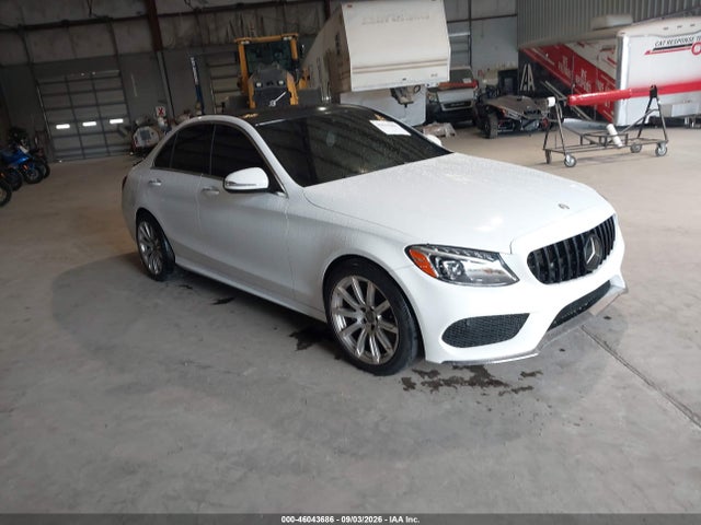 2015 Mercedes-benz C 300 Sport 4matic მანქანა იყიდება აუქციონზე, vin: 55SWF4KB2FU090632, აუქციონის ნომერი: 46043686