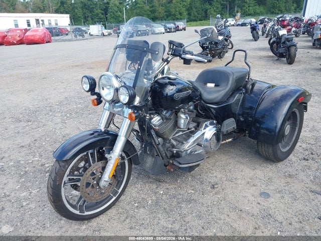 Harley-Davidson Flrt Free Wheeler 2017 1HD1MCC18HB861116 Image 2