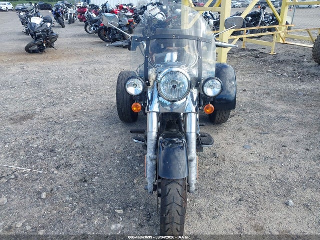 Harley-Davidson Flrt Free Wheeler 2017 1HD1MCC18HB861116 Image 5