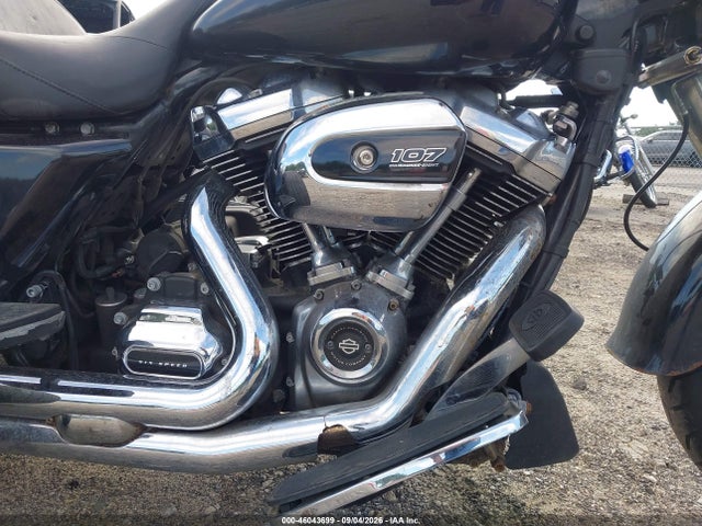 Harley-Davidson Flrt Free Wheeler 2017 1HD1MCC18HB861116 Image 8