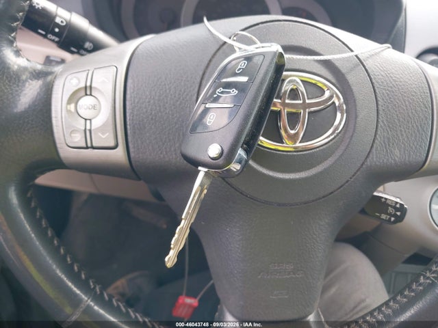 46043748 :رقم المزاد ، JTMZD31V765003755 vin ، 2006 Toyota Rav4 Limited مزاد بيع