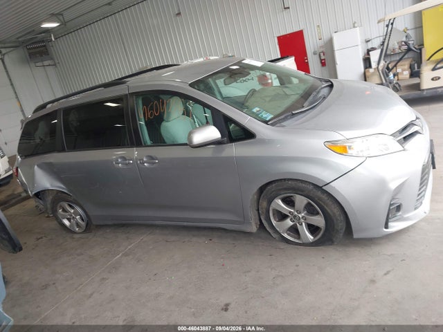 Aukcja sprzedaży 2018 Toyota Sienna Le 8 Passenger, vin: 5TDKZ3DC0JS932976, numer aukcji: 46043887