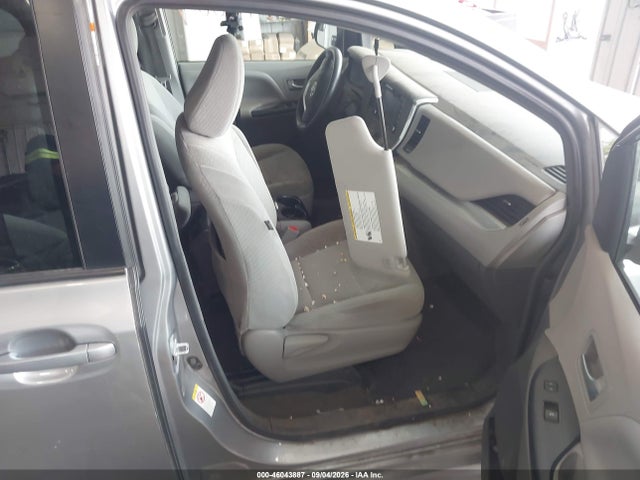Aukcja sprzedaży 2018 Toyota Sienna Le 8 Passenger, vin: 5TDKZ3DC0JS932976, numer aukcji: 46043887