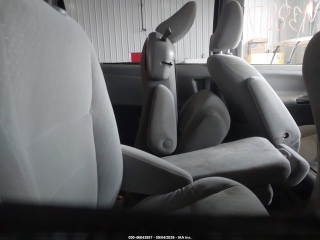 Aukcja sprzedaży 2018 Toyota Sienna Le 8 Passenger, vin: 5TDKZ3DC0JS932976, numer aukcji: 46043887