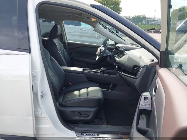 46043918 :رقم المزاد ، 5N1BT3CB7PC777875 vin ، 2023 Nissan Rogue Sl Intelligent Awd مزاد بيع