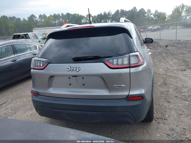 1C4PJLCB8KD205300 Jeep Cherokee Latitude Fwd