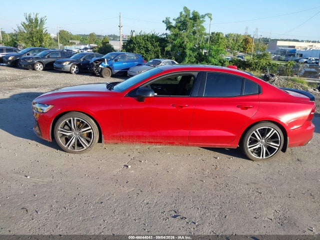 46044043 :رقم المزاد ، 7JRA22TM4KG015332 vin ، 2019 Volvo S60 T6 R-design مزاد بيع