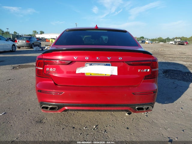 46044043 :رقم المزاد ، 7JRA22TM4KG015332 vin ، 2019 Volvo S60 T6 R-design مزاد بيع