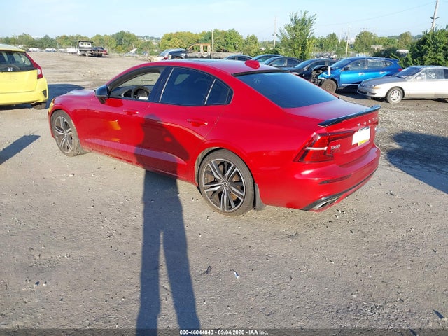 46044043 :رقم المزاد ، 7JRA22TM4KG015332 vin ، 2019 Volvo S60 T6 R-design مزاد بيع