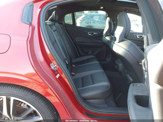 46044043 :رقم المزاد ، 7JRA22TM4KG015332 vin ، 2019 Volvo S60 T6 R-design مزاد بيع