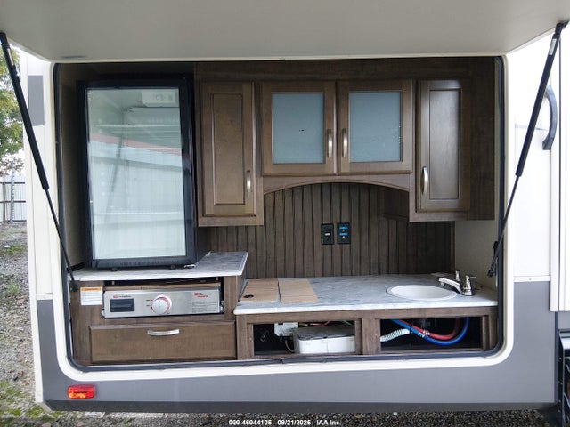 Grand Design Other 2020 573FS422XL9904828 Image 14