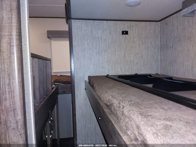 Grand Design Other 2020 573FS422XL9904828 Image 12