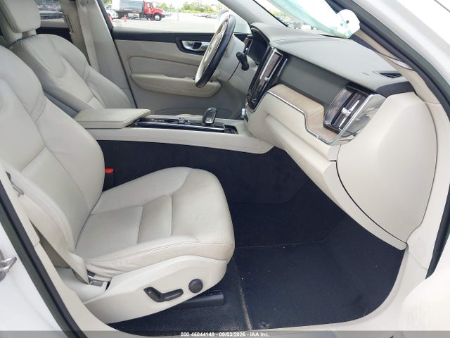Продаж на аукціоні авто 2022 Volvo Xc60 B5 Momentum, vin: YV4L12RK7N1059054, номер лоту: 46044148
