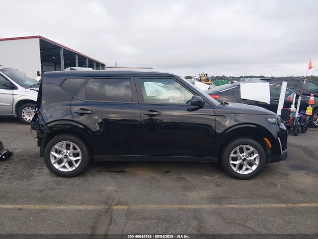 2023 Kia Soul Lx მანქანა იყიდება აუქციონზე, vin: KNDJ23AU8P7873594, აუქციონის ნომერი: 46044186