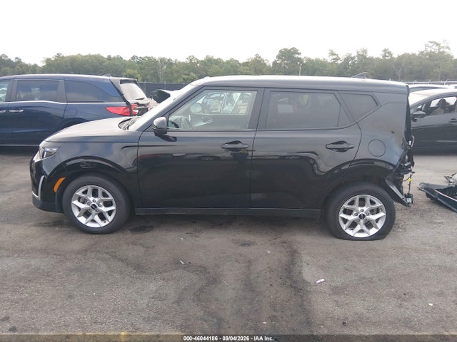 2023 Kia Soul Lx მანქანა იყიდება აუქციონზე, vin: KNDJ23AU8P7873594, აუქციონის ნომერი: 46044186