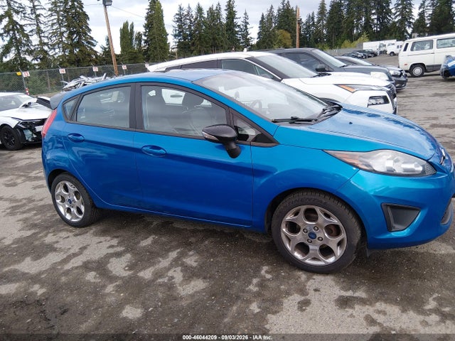 2013 Ford Fiesta Titanium მანქანა იყიდება აუქციონზე, vin: 3FADP4FJ2DM205767, აუქციონის ნომერი: 46044209