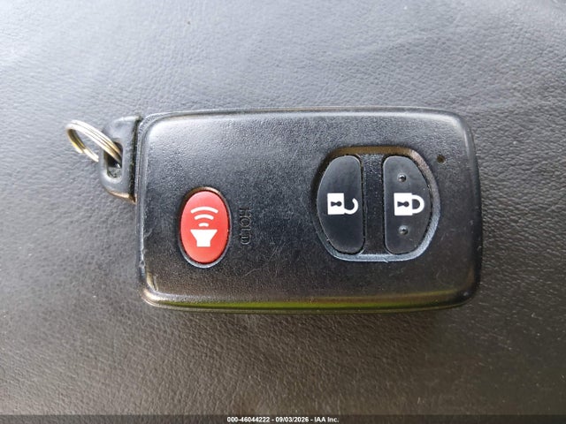 46044222 :رقم المزاد ، JTDZN3EU4FJ038002 vin ، 2015 Toyota Prius V Five مزاد بيع