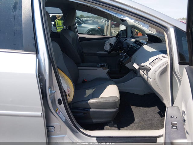 46044222 :رقم المزاد ، JTDZN3EU4FJ038002 vin ، 2015 Toyota Prius V Five مزاد بيع