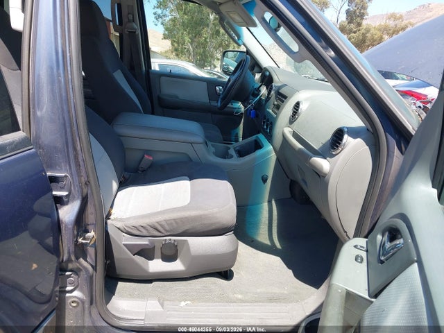 2004 Ford Expedition Xlt მანქანა იყიდება აუქციონზე, vin: 1FMRU15W04LB81907, აუქციონის ნომერი: 46044355