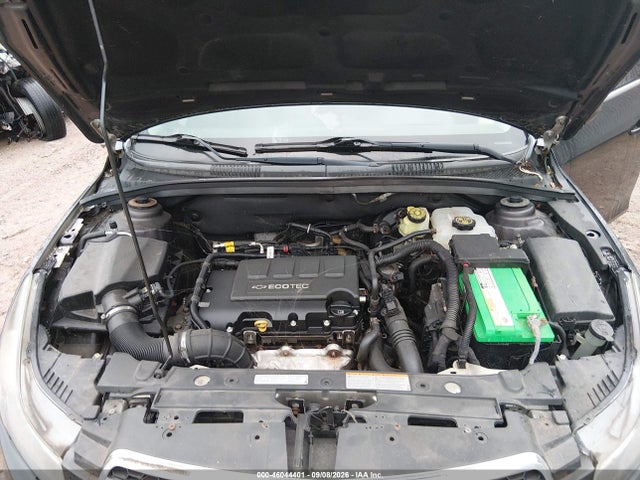 46044401 :رقم المزاد ، 1G1PE5SB8F7246461 vin ، 2015 Chevrolet Cruze 2lt Auto مزاد بيع