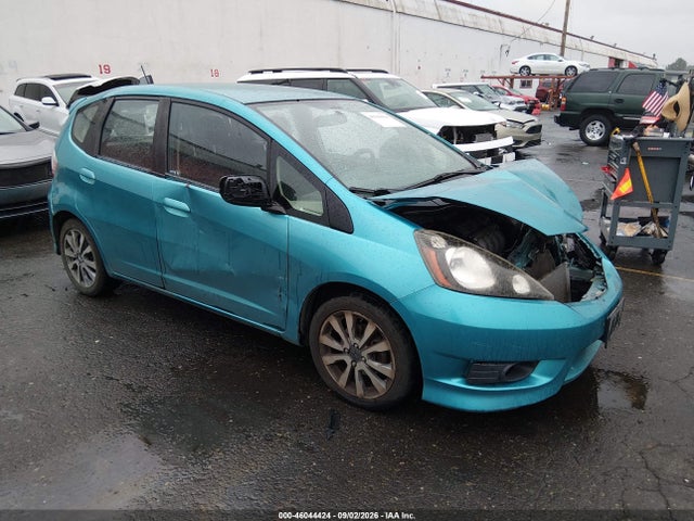 46044424 :رقم المزاد ، JHMGE8H58DC006985 vin ، 2013 Honda Fit Sport مزاد بيع
