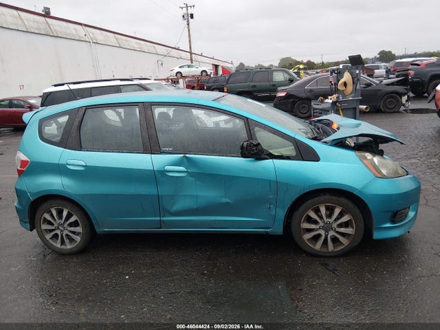 46044424 :رقم المزاد ، JHMGE8H58DC006985 vin ، 2013 Honda Fit Sport مزاد بيع