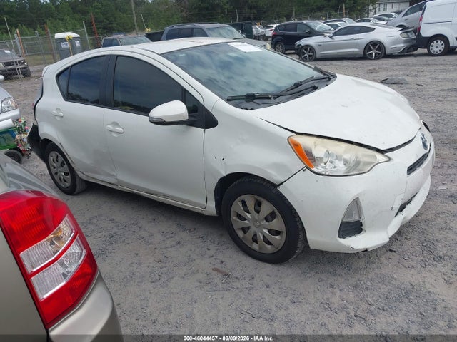 46044457 :رقم المزاد ، JTDKDTB33E1079364 vin ، 2014 Toyota Prius C Two مزاد بيع
