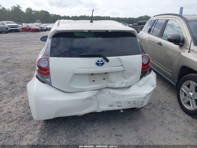 Продажа на аукционе авто 2014 Toyota Prius C Two, vin: JTDKDTB33E1079364, номер лота: 46044457