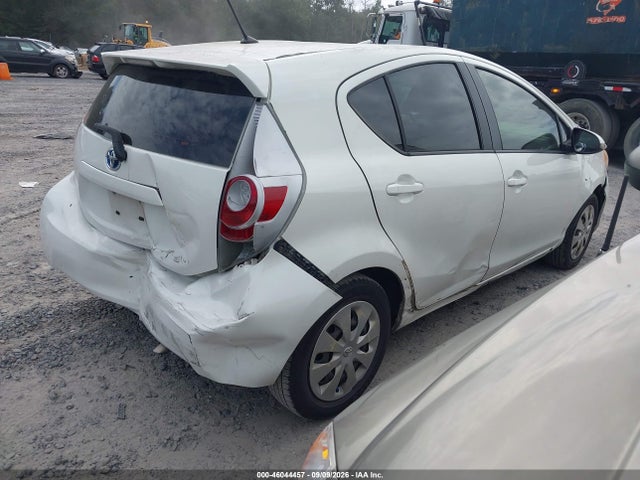 Продажа на аукционе авто 2014 Toyota Prius C Two, vin: JTDKDTB33E1079364, номер лота: 46044457
