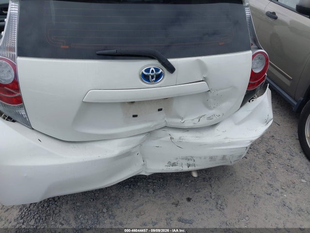 Продажа на аукционе авто 2014 Toyota Prius C Two, vin: JTDKDTB33E1079364, номер лота: 46044457