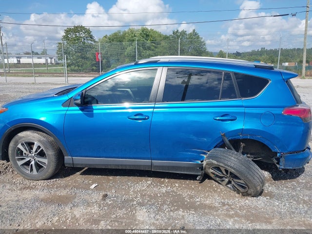 Toyota Rav4 Xle 2018 JTMRFREV0JJ203500 Image 14